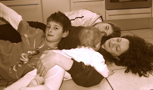 Manuela mit ihren Kindern